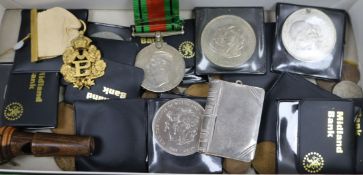 A quantity of mixed coins and other collectables