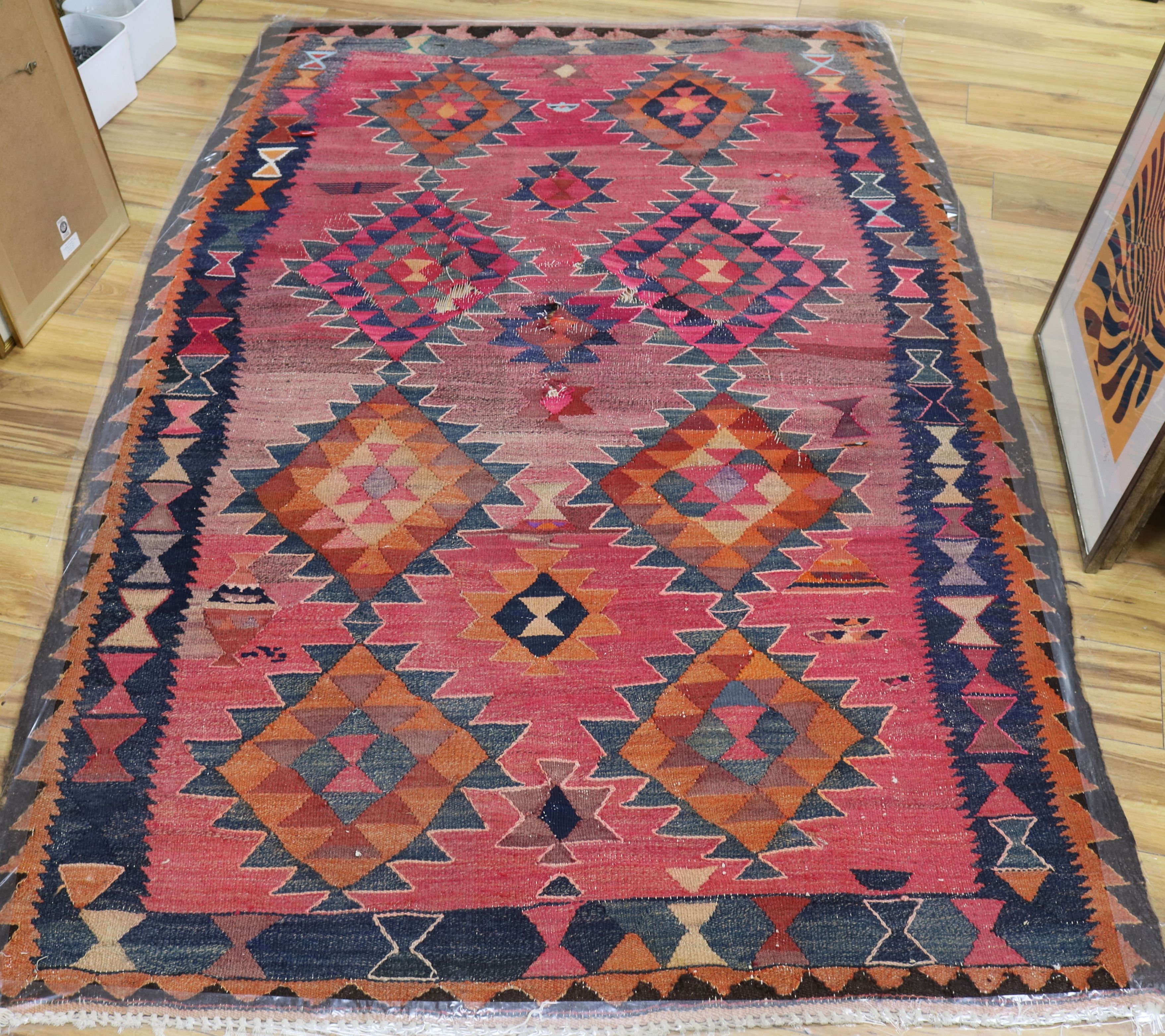 A Kelim rug 202 x 140cm - Image 2 of 2