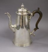 A late Victorian silver coffee pot, London, 1896, 21.4cm, gross 21.5 oz.