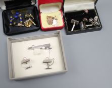 A pair of engraved 9ct gold cufflinks and sundry other cufflinks.