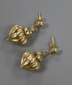 A pair of 14ct gold fluted drop earrings, 7 grams.