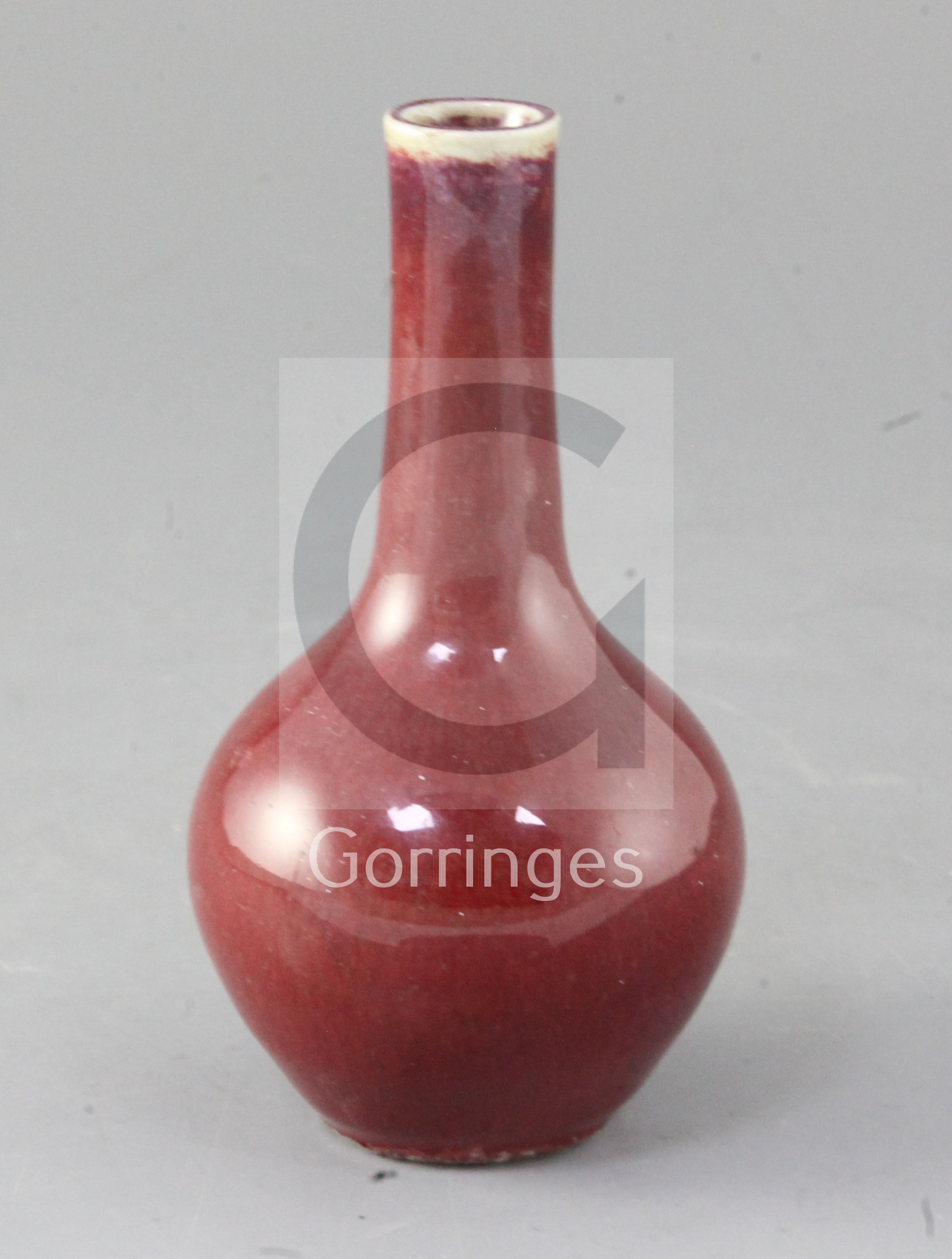 A Chinese flambe bottle vase, 18th/19th century, the rim and lower third of the vase with purple, - Bild 2 aus 3