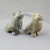 A pair of Chinese archaistic green jade figures of birds, probably Qing dynasty, height 5.2cm