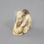 A Japanese ivory netsuke of the disappointed ratcatcher, 19th century, signed Tomomitsu, the