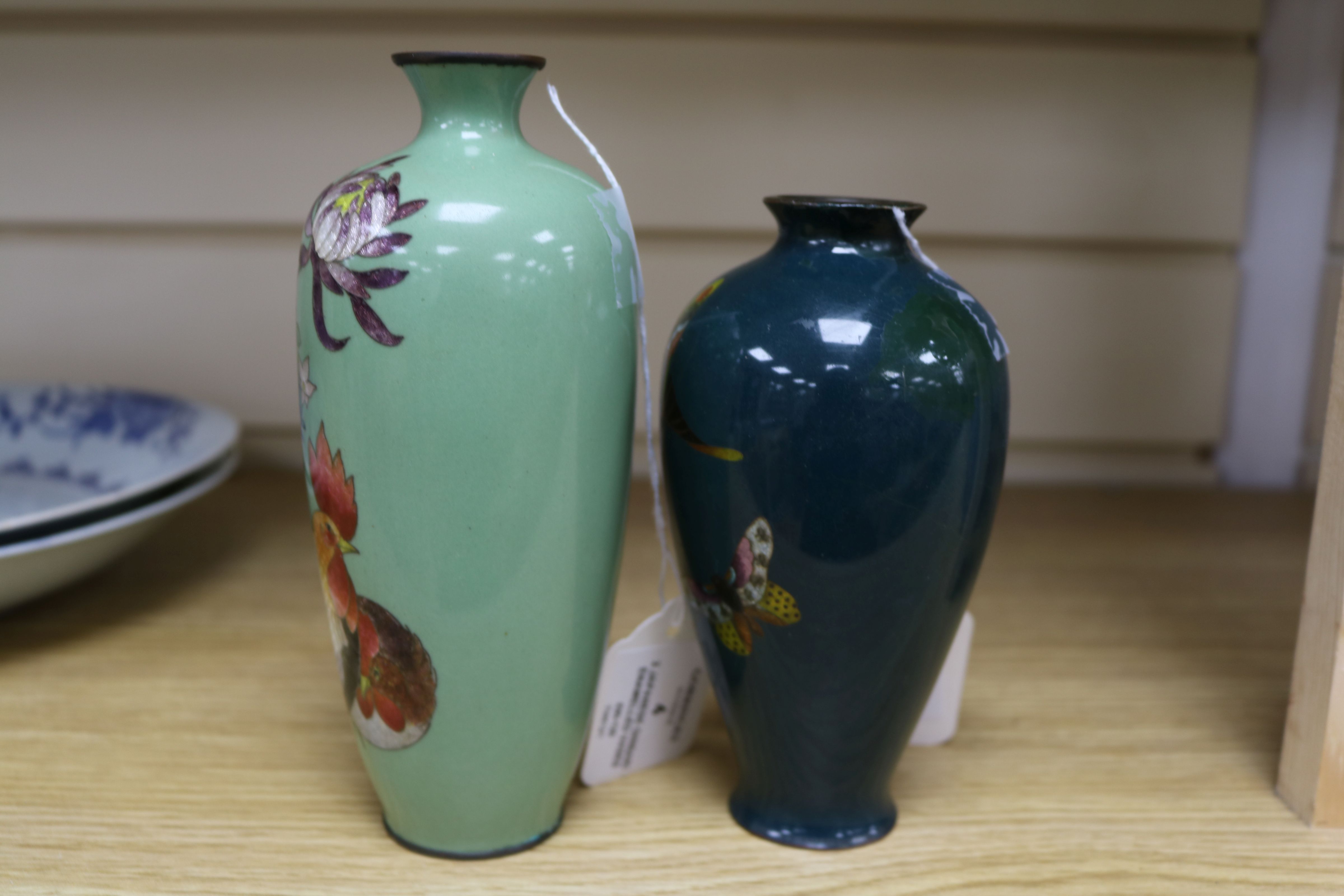 A Japanese Ginbari enamelled vase decorated with a cockerel on a green ground and a smaller vase - Image 3 of 7