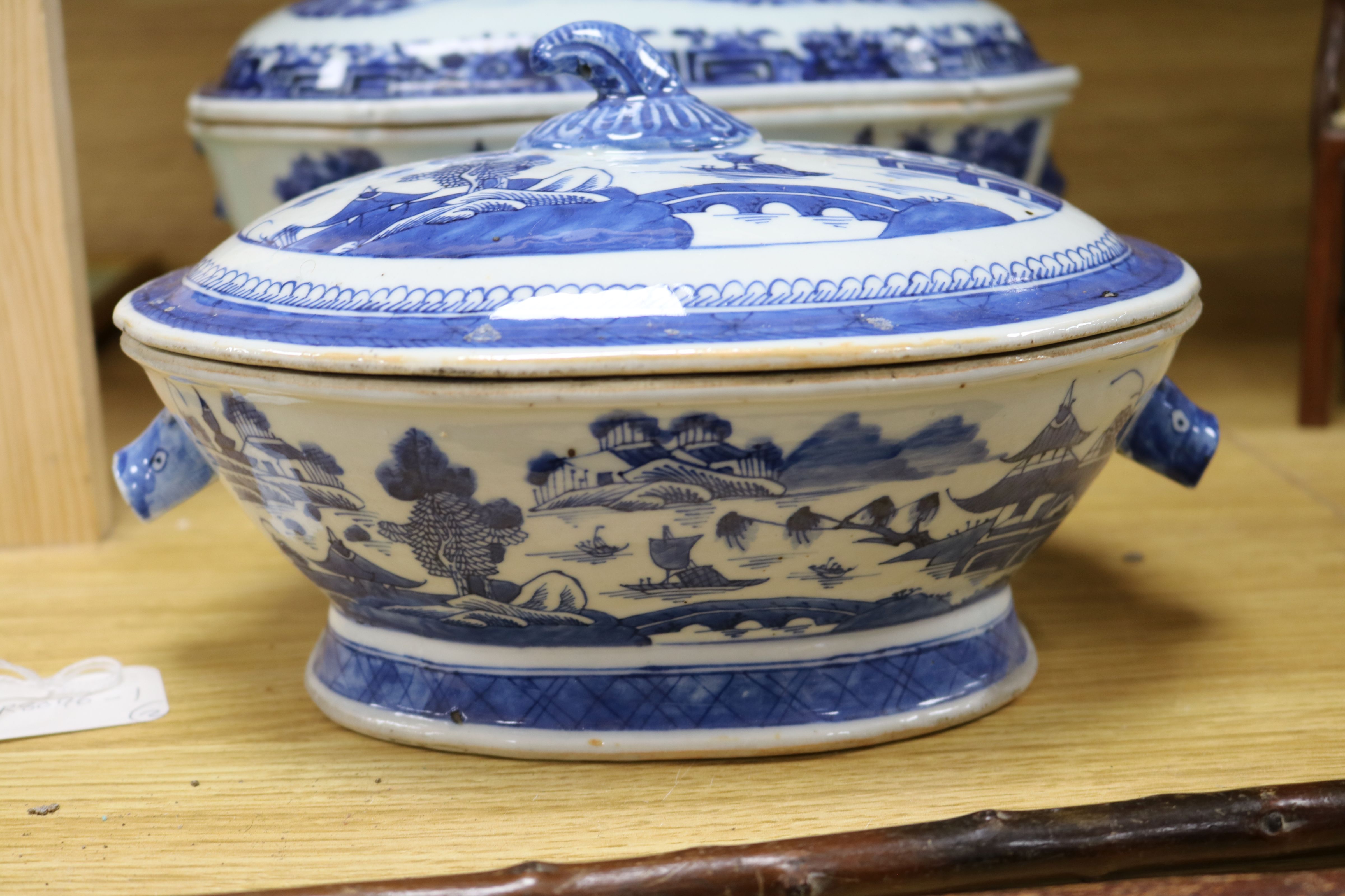 Two Chinese export blue and white tureens and covers, 18th/19th century largest 30cm - Image 9 of 9