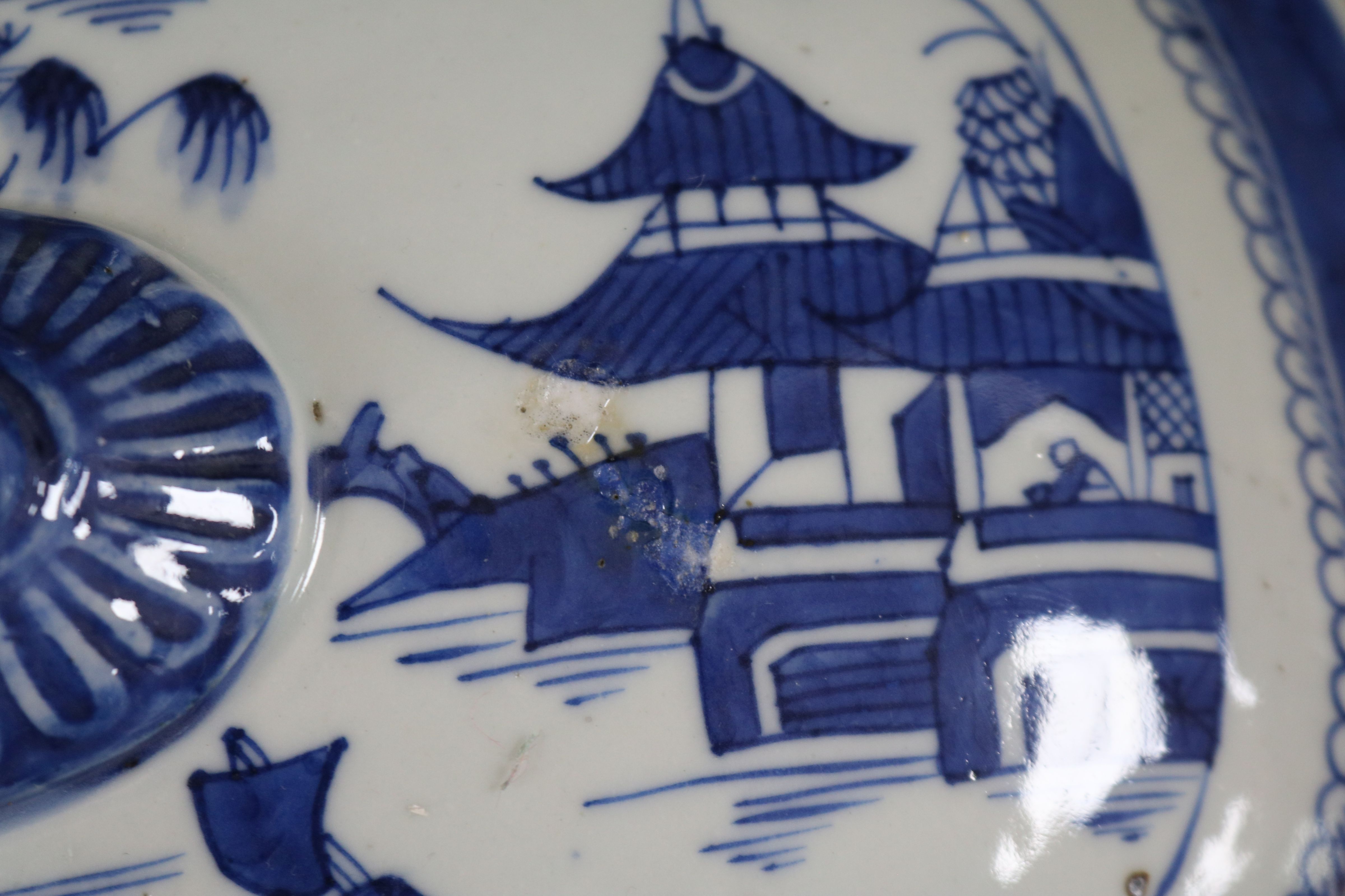 Two Chinese export blue and white tureens and covers, 18th/19th century largest 30cm - Image 4 of 9