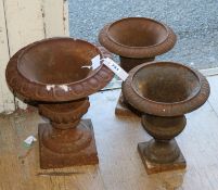 Three metal urns W.28 and 22cm