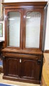 A Victorian mahogany bookcase W.112cm