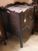 A Georgian commode W.53cm