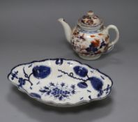A Lowestoft doll's house pattern porcelain tea pot and cover and a Worcester blue and white dish,
