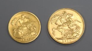 A 1910 gold full sovereign and 1900 gold half sovereign.