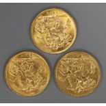 Three gold half sovereigns, 1910, 1914 and 1915.