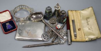 A quantity of silver, jewellery and other collectables