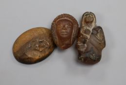 Ancient Egyptian or later - two chalcedony quartz carvings and a tiger's eye portrait cabeochon