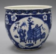 A Chinese blue and white jardiniere H.15.5cm