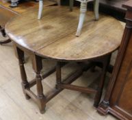 An early 18th century oak gateleg table W.97cm