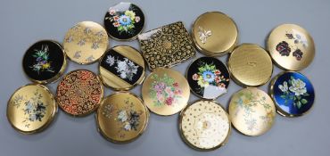 Sixteen vintage powder compacts by Stratton, including four Persian design examples, six gold-