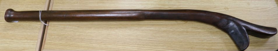 A Fijian gunstock throwing club L.92cm