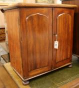 A Edwardian mahogany collector's cabinet with (only) three drawers W.66cm