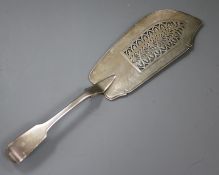 A George IV Scottish silver fiddle pattern fish slice, Marshall & Sons, Edinburgh, 1833, 5 oz.