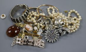 Assorted costume jewellery including Butler and Wilson.