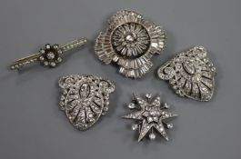 Five assorted items of paste set costume jewellery.