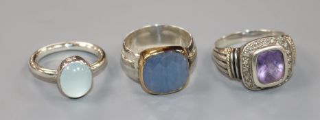 Three assorted gem set dress rings including silver.