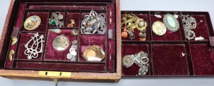 A quantity of Victorian and later costume jewellery.