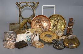 Eighteen assorted cricket and golf related items, including watch? stand, crested china, medallions,