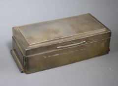 An Art Deco engine turned silver cigarette box, Walker & Hall Sheffield, 1935, 19.5cm.