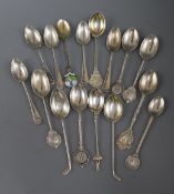 Sixteen silver golfing related tea spoons, including four "picture back" teaspoons, 1913(3) & 1924(