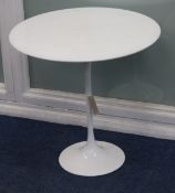 A Saarinen side table W.52cm