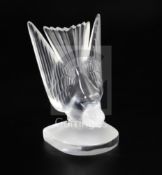 Hirondelle/Swallow. A glass paperweight by René Lalique, introduced on 10/2/1928, No.11810, in clear