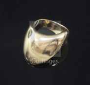 A Georg Jensen 18ct gold ring, designed by Nanna & Jorgen Ditzel, no. 1091?, size M.