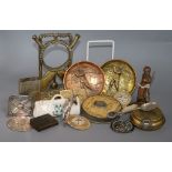 Eighteen assorted cricket and golf related items, including watch? stand, crested china, medallions,