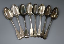 Two sets of four Georgian silver table spoons, London, 1818 and London, 1825, 15 oz.