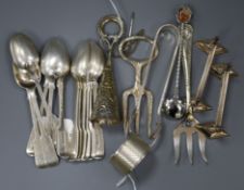 Thirteen silver fiddle pattern teaspoons, a napkin ring and sundry small silver and plated flatware,