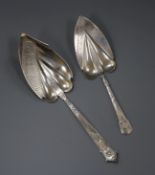 Two ornate George C. Shreeve & Co American sterling silver servers, 23.9cm, 5 oz.