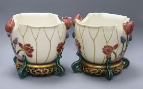 A pair of Royal Worcester Japonaise 'lotus' jardinieres, late 19th century height 21.5cm