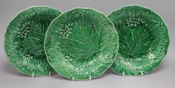 Six Victorian cabbage leaf dishes