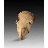 Griechisches Rhyton in Gestalt eines Lamms. Attisch(?), 1. Hälfte 5. Jh. v. Chr. L 20,1cm, ø Mündung