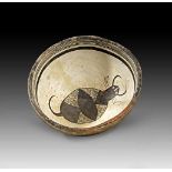 Schale. Schale. Mimbres-Kultur, Arizona, 950 - 1150 n. Chr. H ca. 7,5cm, Dm 15cm. Rötlicher Ton,