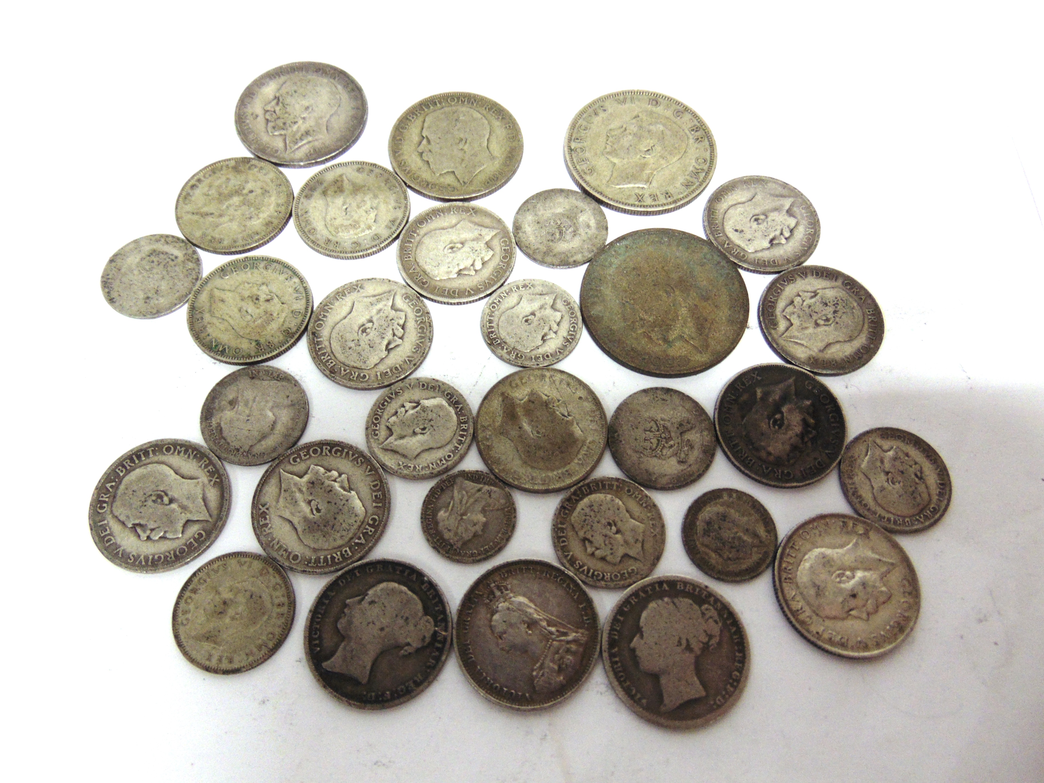 COINS - GREAT BRITAIN Assorted pre- and post-1920 silver coinage.