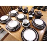 A QUANTITY OF HORNSEA 'CONTRAST' PATTERN DINNER AND TEAWARE