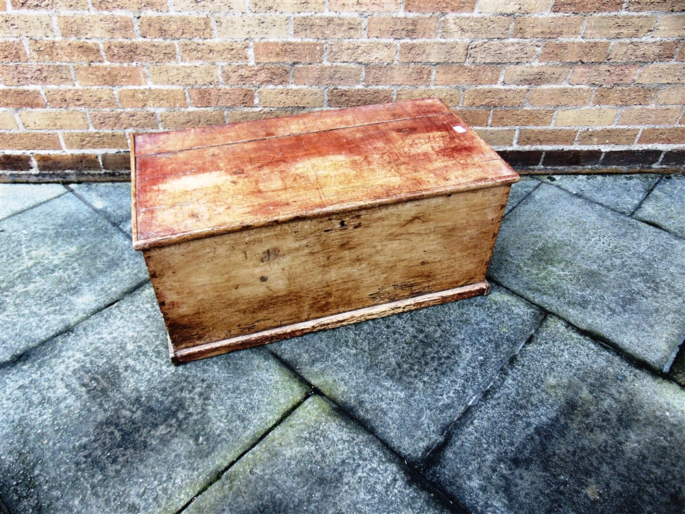 A PINE BLANKET BOX 89cm wide 46cm deep 40cm high