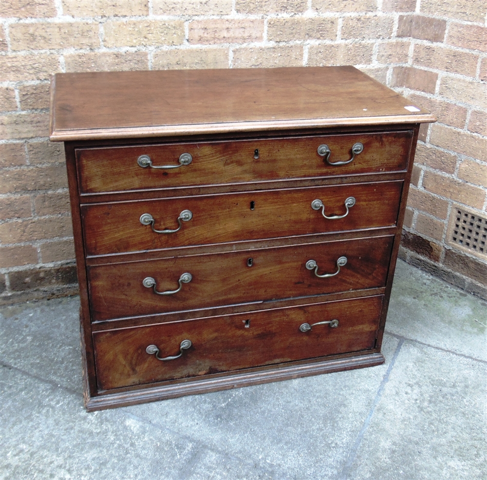 A MAHOGANY CHEST OF FOUR LONG GRADUATED DRAWERS 81cm wide 44cm deep 71cm high