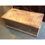 A LARGE PINE BLANKET BOX with carrying handles to each end, 105cm long 52cm deep 48cm high