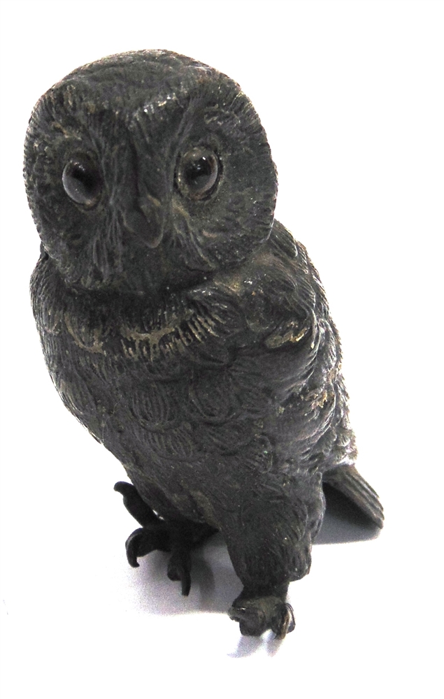 AN AUSTRIAN COLD PAINTED BRONZE FIGURE modelled as an owl with glass inset eyes, approx 7cm high