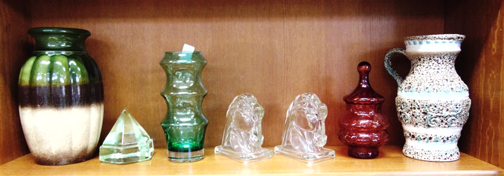 A MIXED LOT INCLUDING SCANDINAVIAN GLASS VASE 23cm high, probably Riihimaki, pair of 1930s Federal